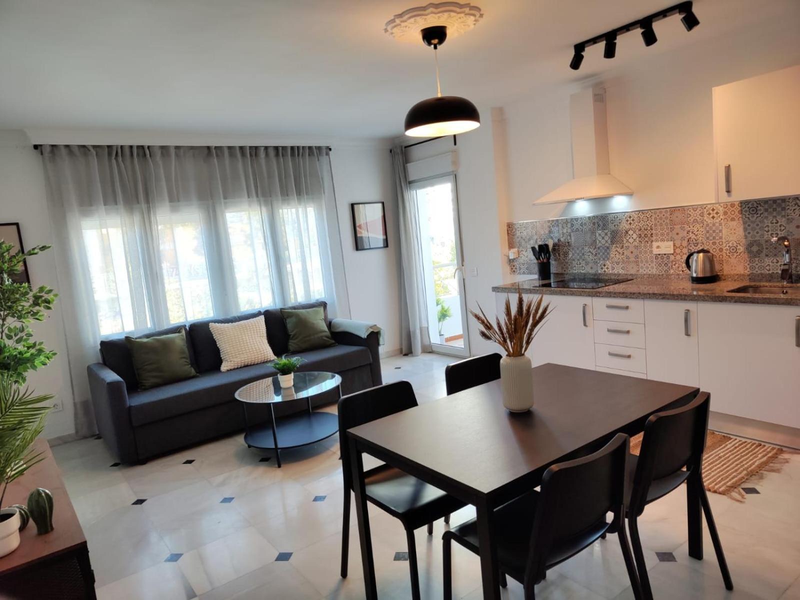 Wintowinrentals Your Home Steps From The Center Málaga Exteriör bild